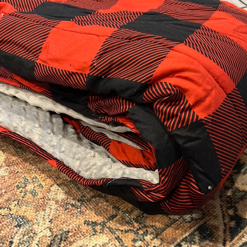 Beddys Cozy Cabin Blanket 60”x80”— Priced to sell